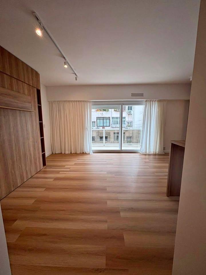 Foto de Amplio monoambiente en venta - Santa Fe y Azcuenaga, imagen 4
