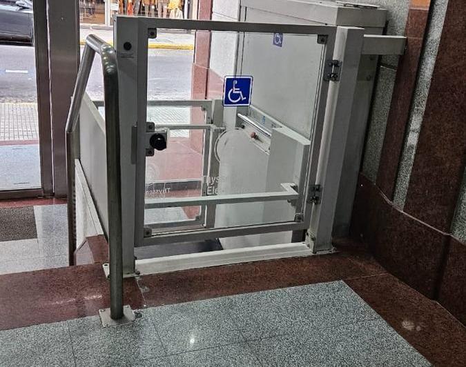 Oficina en  alquiler ideal centro médico 4