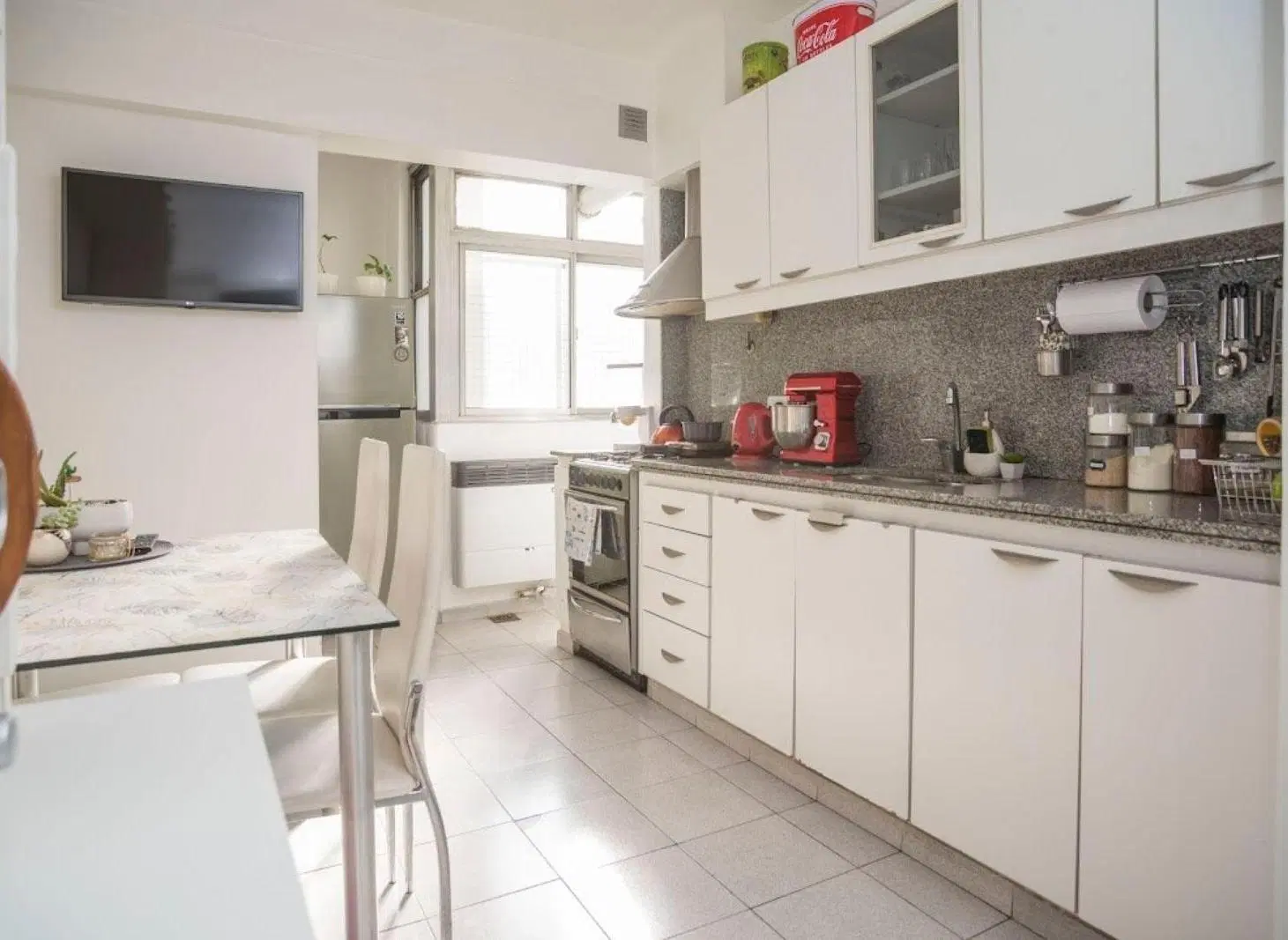 Alquiler Semipiso 4 Ambientes con dependencia y Cochera. ALTO PALERMO 2