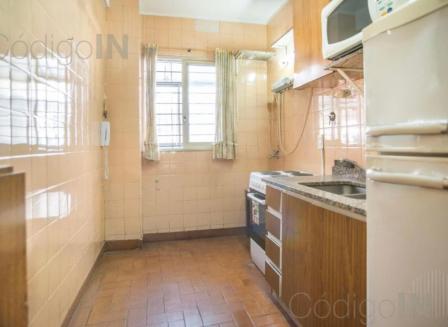 OPORTUNIDAD UNICA UBICACIÓN PREMIUM, TRES AMBIENTES CON BALCÓN TERRAZA 4