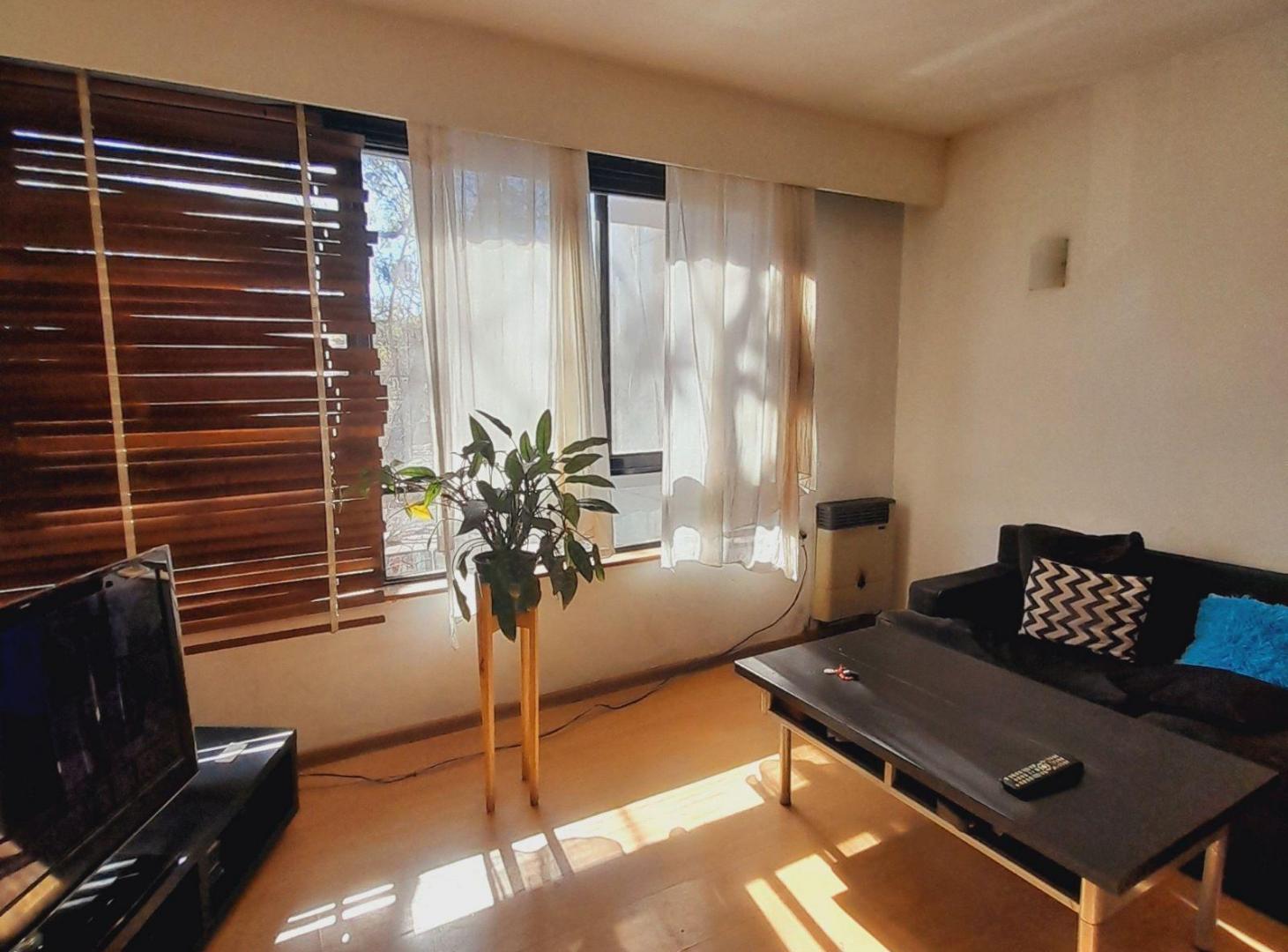 Venta Luminoso Piso Cuatro ambientes con Baulera, ALTO PALERMO