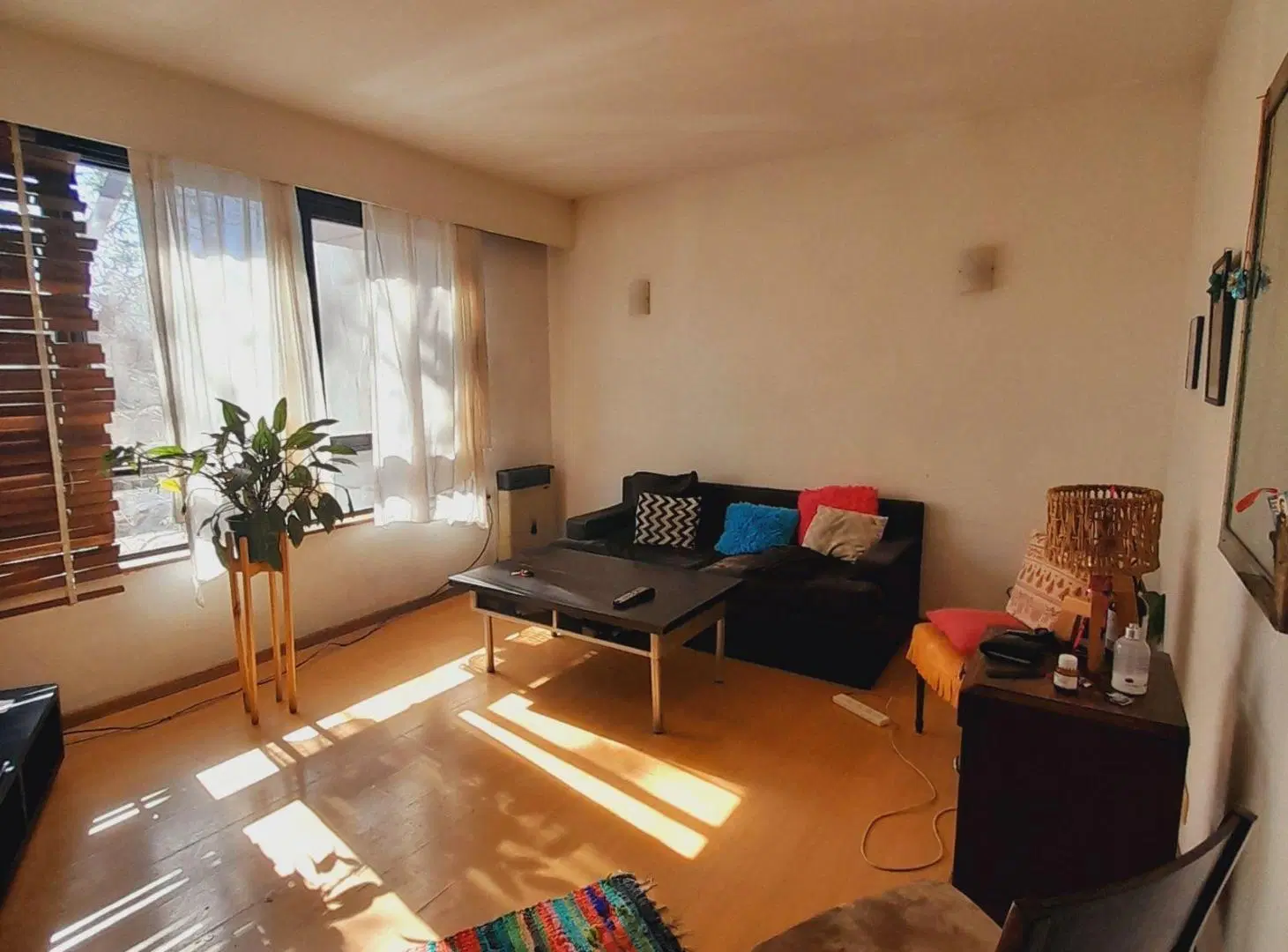 Venta Luminoso Piso Cuatro ambientes con Baulera, Barrio Norte 2