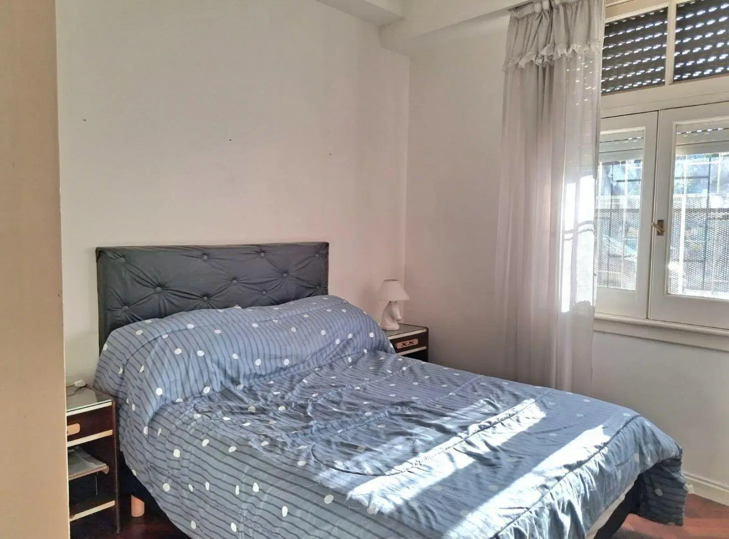 VENTA Departamento TRES AMBIENTES CON PATIO en Coghlan 8