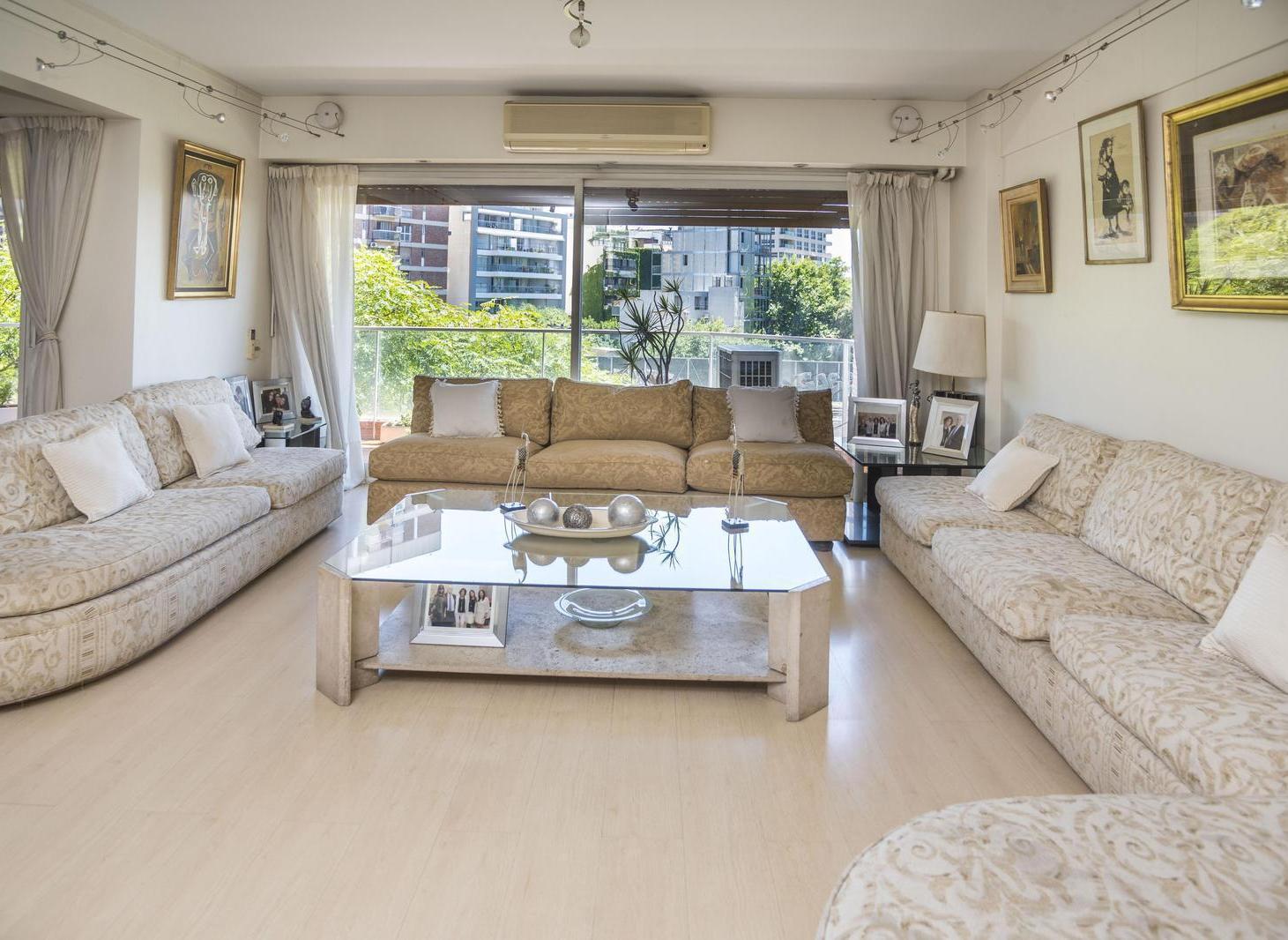 Foto de Venta Exclusivo Piso de 4 ambientes sobre Av. del Libertador con, imagen 1