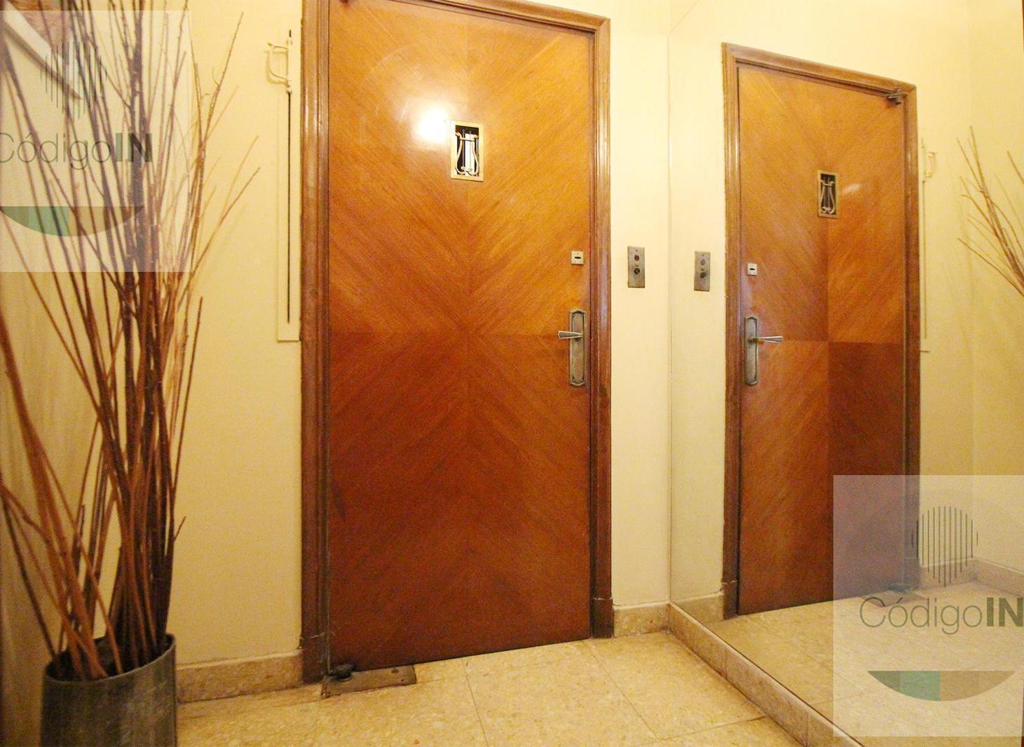 Foto de VENTA - 4 AMBIENTES - PALERMO - COCHERA, imagen 2