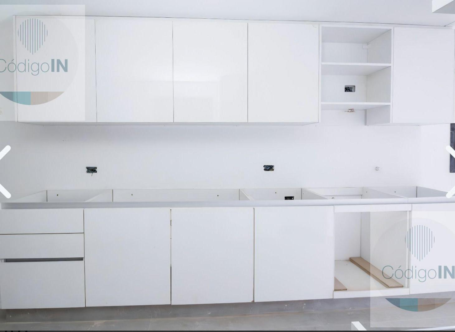 Foto de Venta Cuatro Ambientes con Balcón - Dependencia de servicios y Cochera, imagen 2
