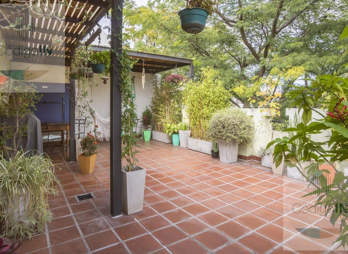 Foto de PH de 6 Ambientes Patio, dos terrazas y Cochera En Caballito, imagen 2