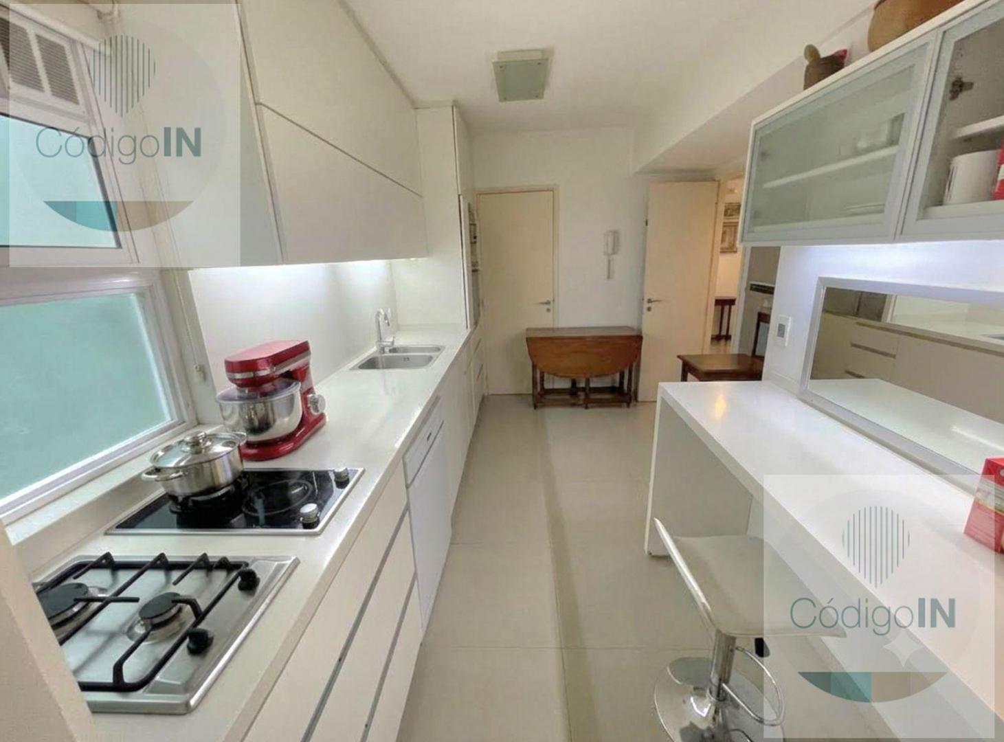 Foto de Oportunidad en Zona Exclusiva! Departamento 4 ambientes con Cochera, imagen 1