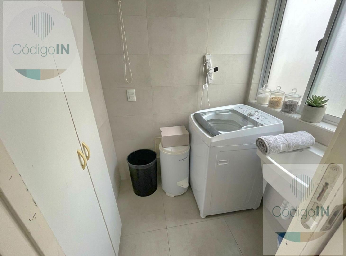 Foto de Oportunidad en Zona Exclusiva! Departamento 4 ambientes con Cochera, imagen 3