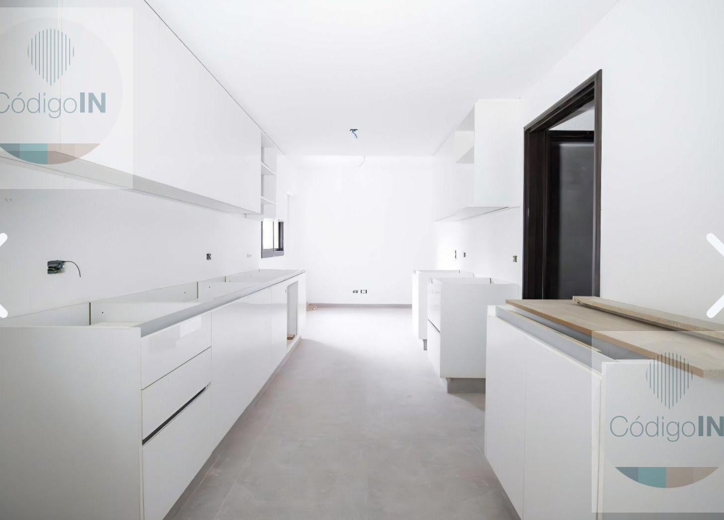 Foto de Venta Cuatro Ambientes con Balcón - Dependencia de servicios y Cochera, imagen 5
