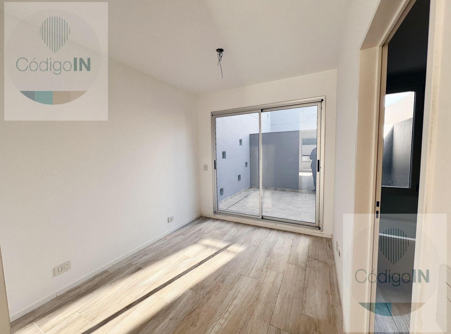 Foto de Departamento 2 ambientes con balcón terraza con parrilla y patio, imagen 2
