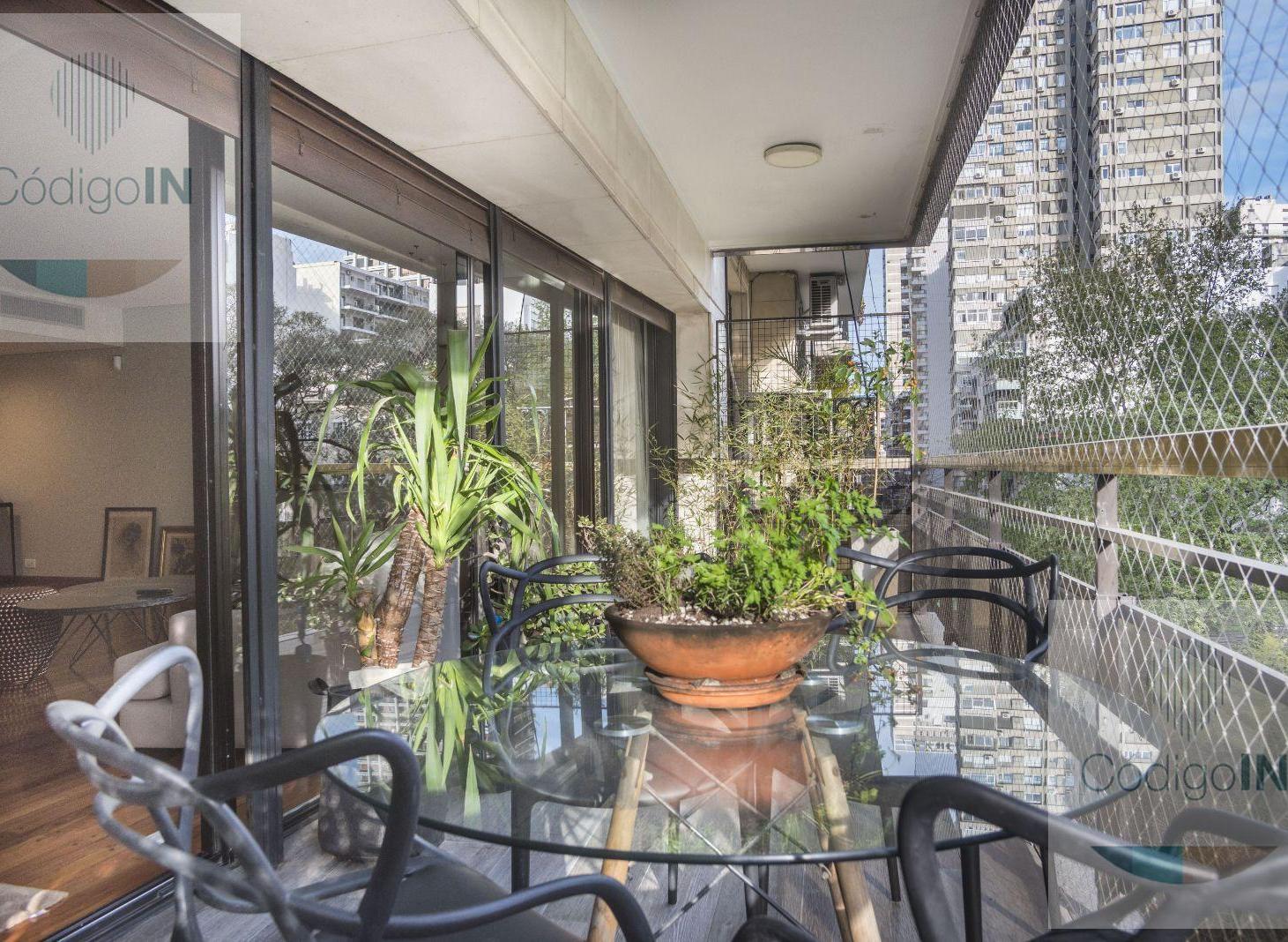 Foto de Alquiler Exclusivo Piso en Recoleta, frente al Palacio Dohau, imagen 1