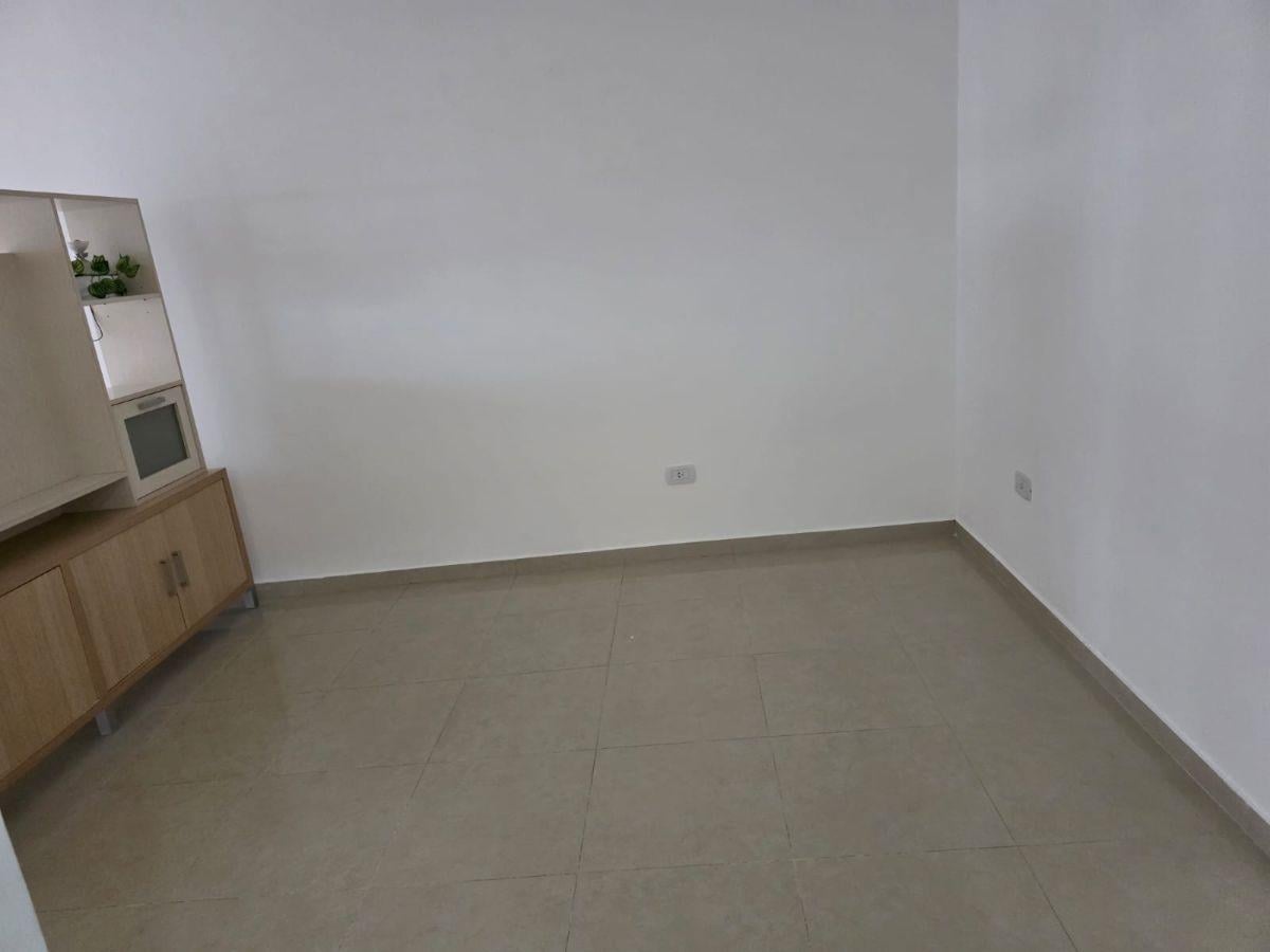 Foto de hermoso monoambiente con cocina independiente, imagen 3