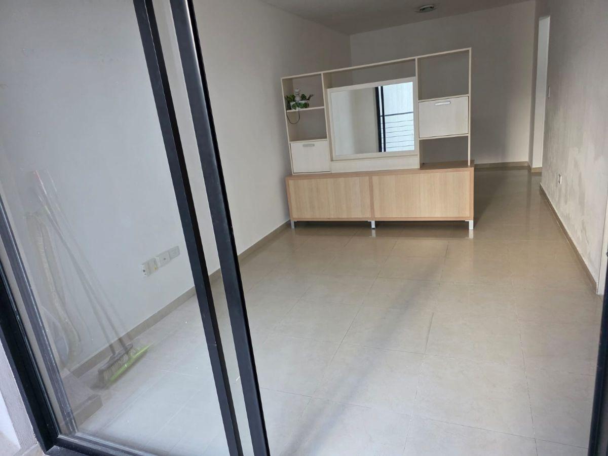 Foto de hermoso monoambiente con cocina independiente, imagen 4