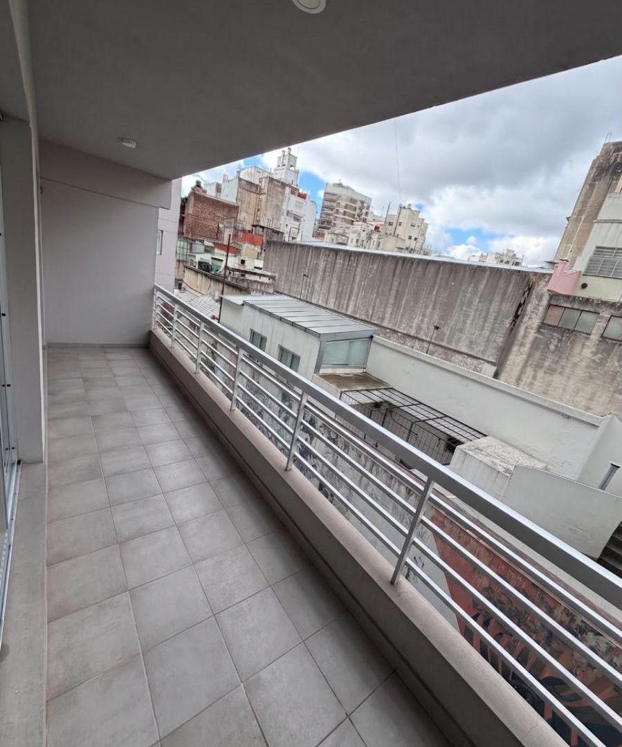 Foto de BARRACAS. EXPECTACULAR DOS AMBIENTES CON COCHERA, imagen 2