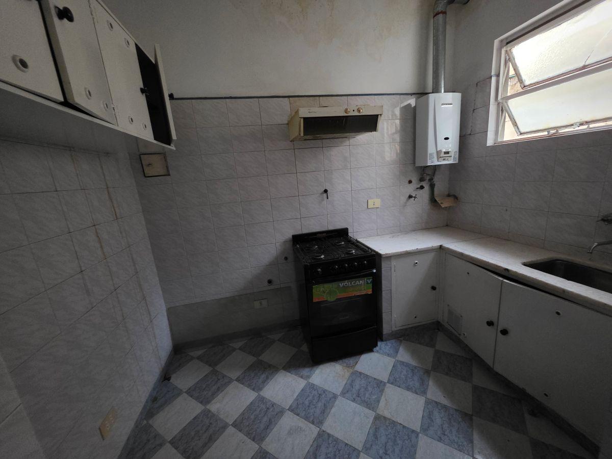 Foto de VENTA S. CRISTOBAL, PH 3 AMBIENTES 1ER PISO POR ESCALERA., imagen 4