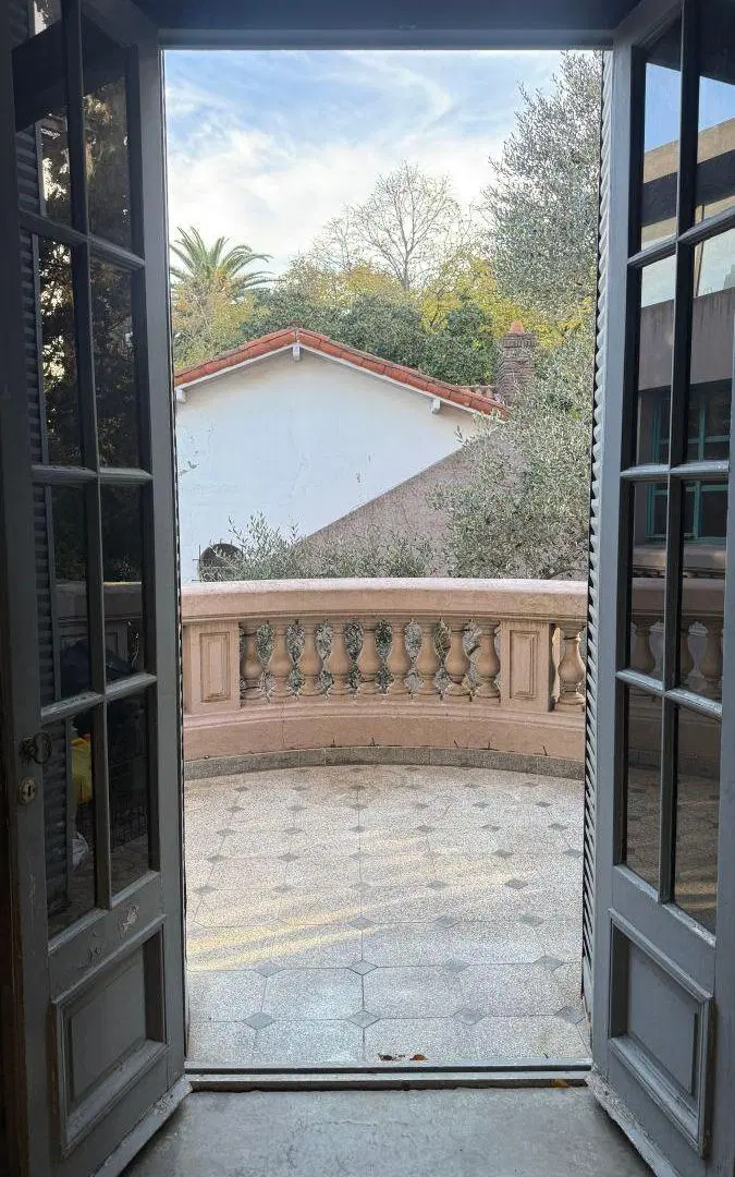 VENTA LOFT en DUPLEX. 3 AMBIENTES Ap/PROF en EDIFICIO de ESTILO FRANCES. ALBERDI 988. OLIVOS 2