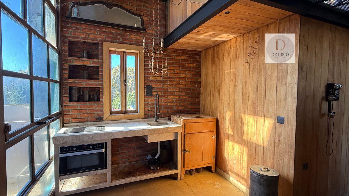 VENTA LOFT en DUPLEX. 2 AMBIENTES AP/ PROF. en EDIFICIO de ESTILO FRANCES. ALBERDI 988. OLIVOS