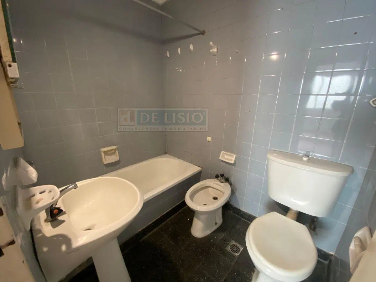 DEPARTAMENTO en ALQUILER. 3 AMBIENTES con BALCON. MAIPU 1300. VICENTE LOPEZ 8