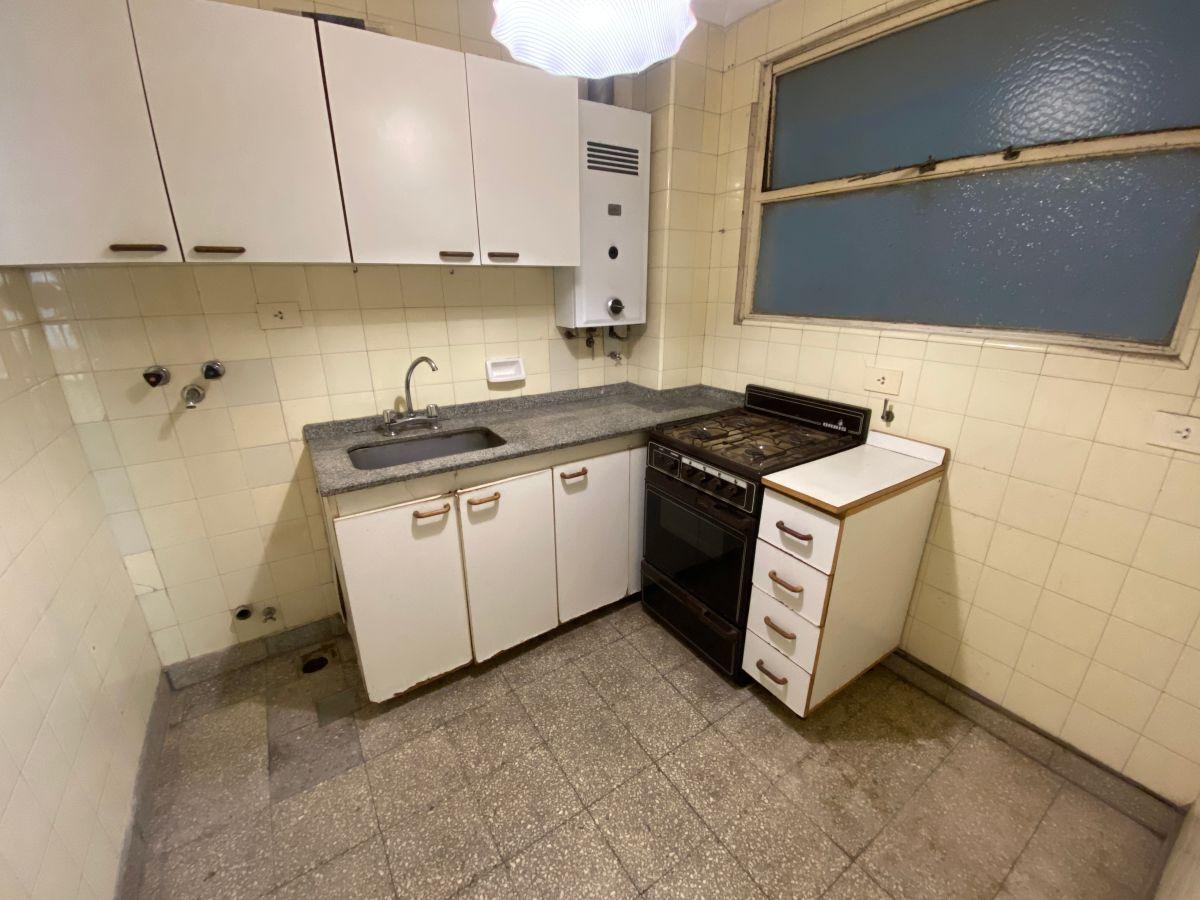 Foto de DEPARTAMENTO en ALQUILER. 3 AMBIENTES con BALCON. MAIPU 1300. VICENTE, imagen 4