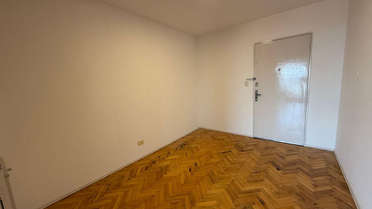 Foto de DEPARTAMENTO MONOAMBIENTE SUBDIVIDIDO en ALQUILER. AV. MAIPU 311, imagen 2