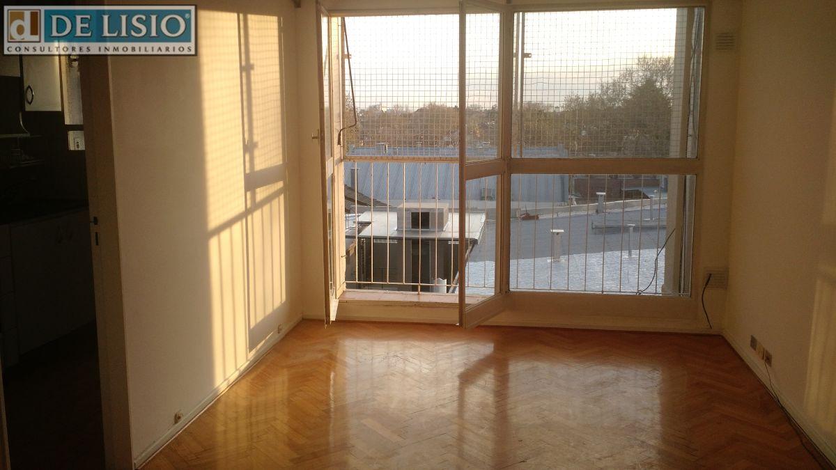 DEPARTAMENTO de 3 AMBIENTES. BALCON. VISTA ABIERTA. SARMIENTO D.F. 2600 - OLIVOS