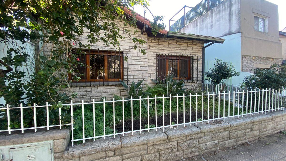 Foto de CHALET + GALPON sobre LOTE 10 x 37,39. MARTINEZ., imagen 4