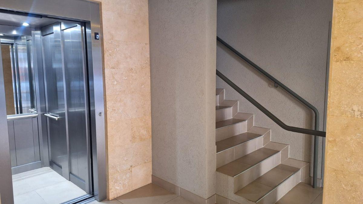 Foto de ALQUILER BUCARELLI AL 1200 DEPARTAMENTO EN QUINTO PISO, imagen 2