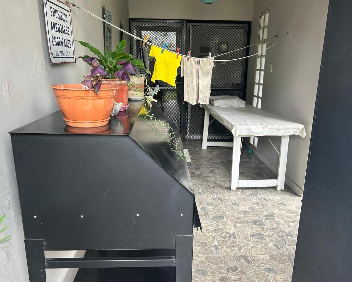 San Andrés. Int Alvear 2200. Exc Casa 2 Plantas 4 Dorm con Jardin. Impecable! 3