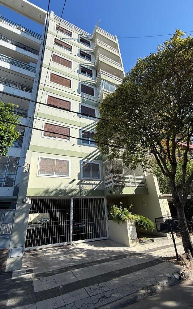 Unico departamento en 3 plantas con terraza propia