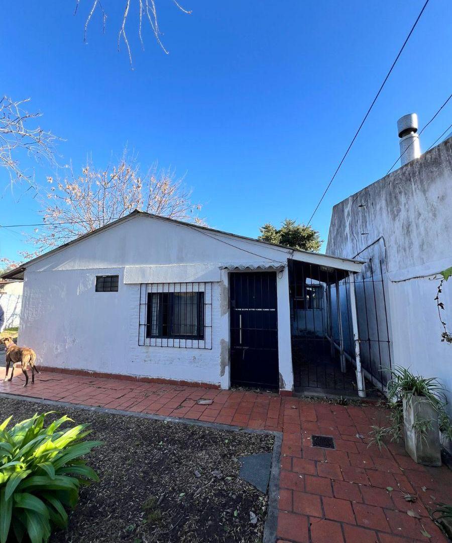 CASA 4 AMB EN DON TORCUATO