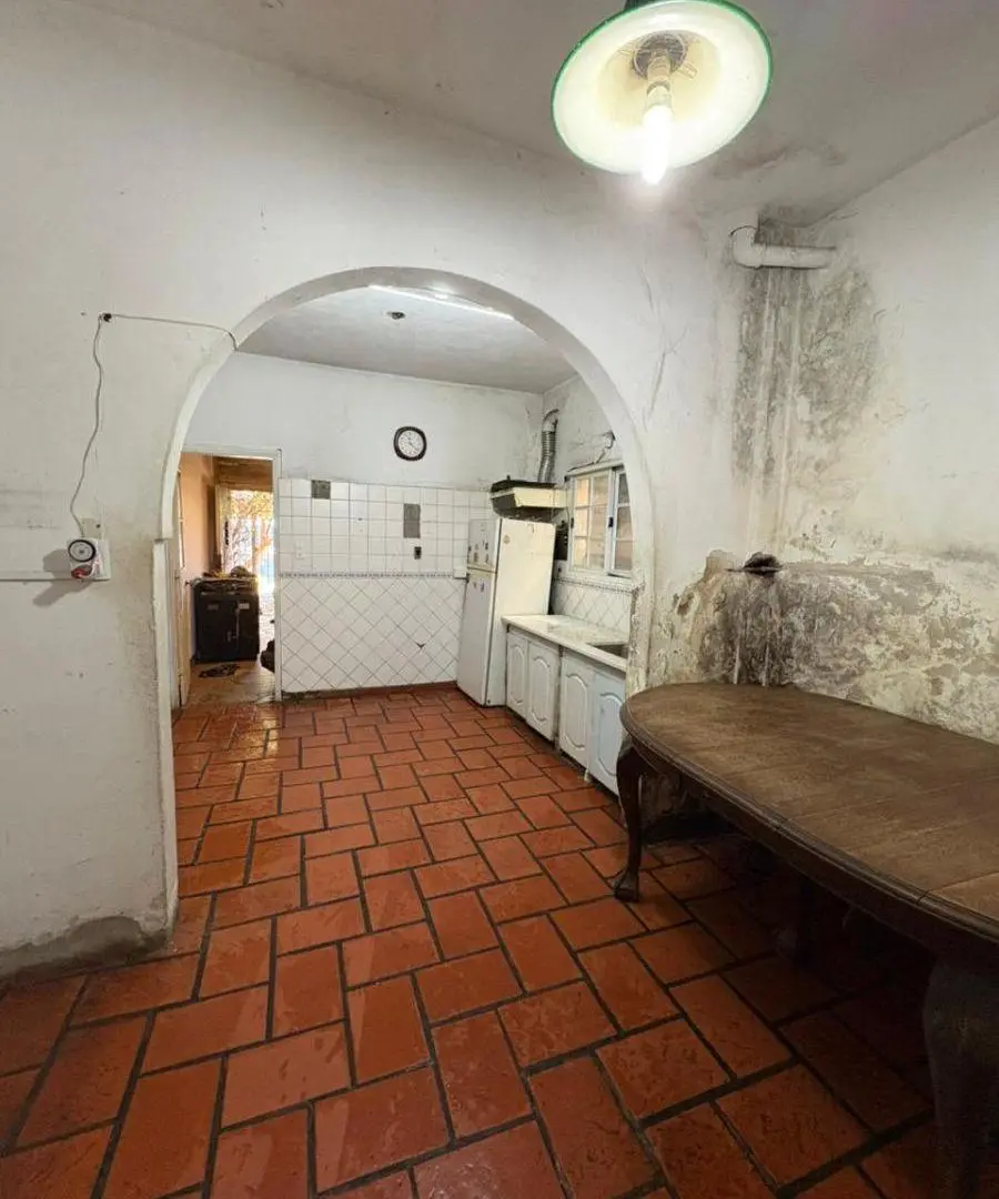 CASA 7 AMBIENTES EN FLORIDA A REFACCIONAR. 8
