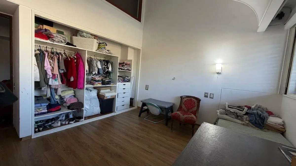 Chalet en 3 plantas con 250m2 cub. con jardín y piscina 5