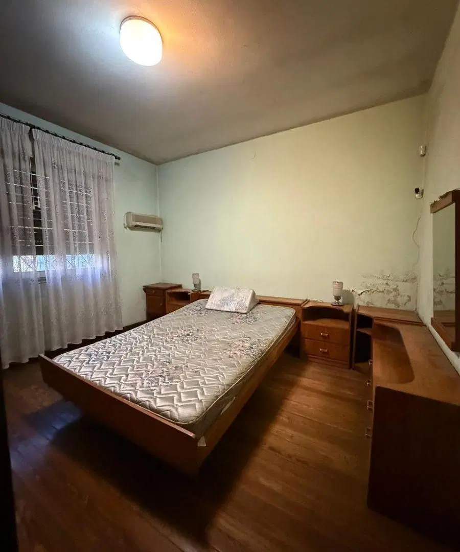 EXCELENTE CHALET A RECICLAR 3