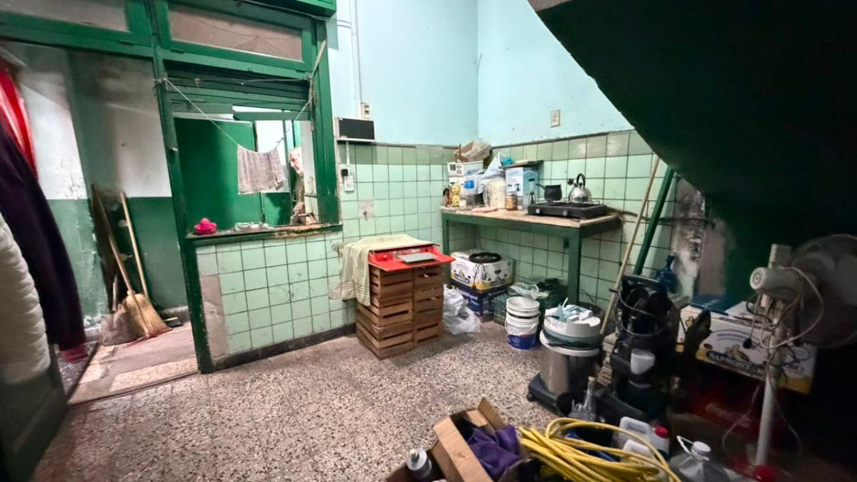 Foto de Excelente Local Comercial en esquina con estacionamiento, imagen 2