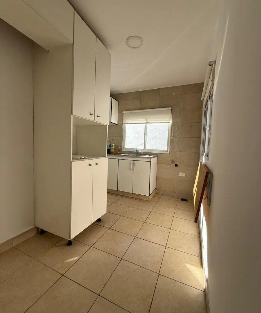 EXCELENTE PH DE 4 AMBIENTES CON PATIO 3