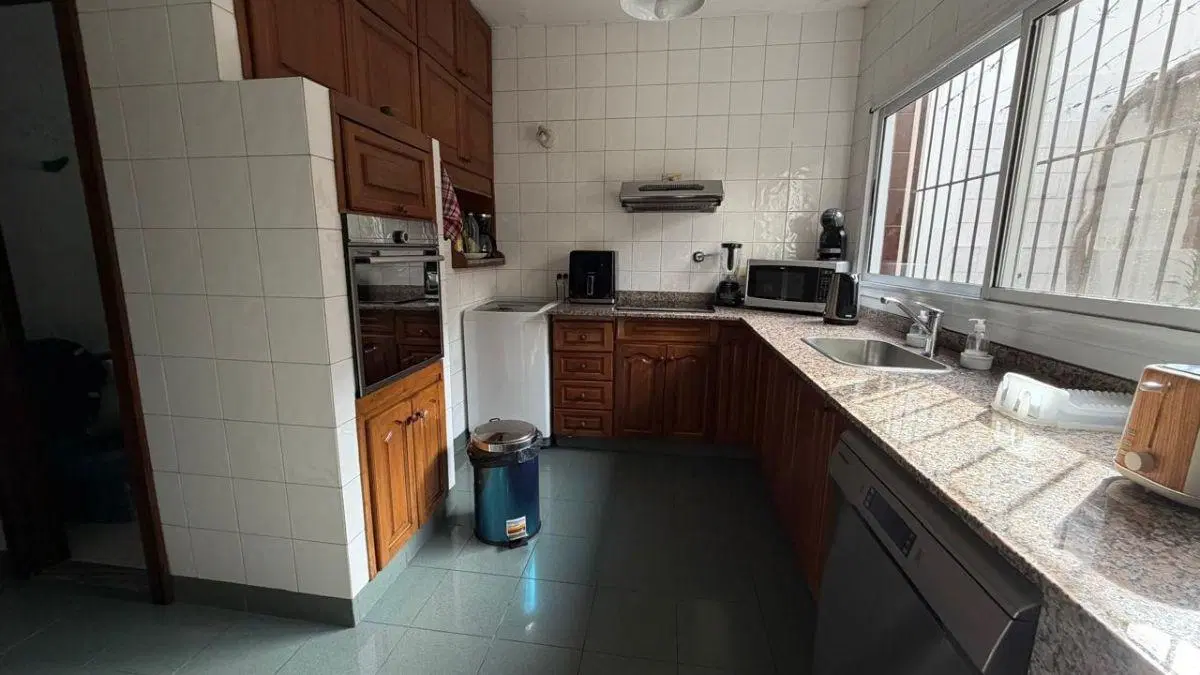Impecable casa 4 amb distribuida en 2 plantas con 174m2 cub. y cochera 4