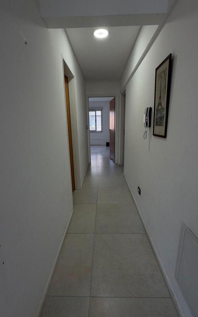 Foto de Excelente departamento 3 amb con Balcón y Cochera, imagen 3