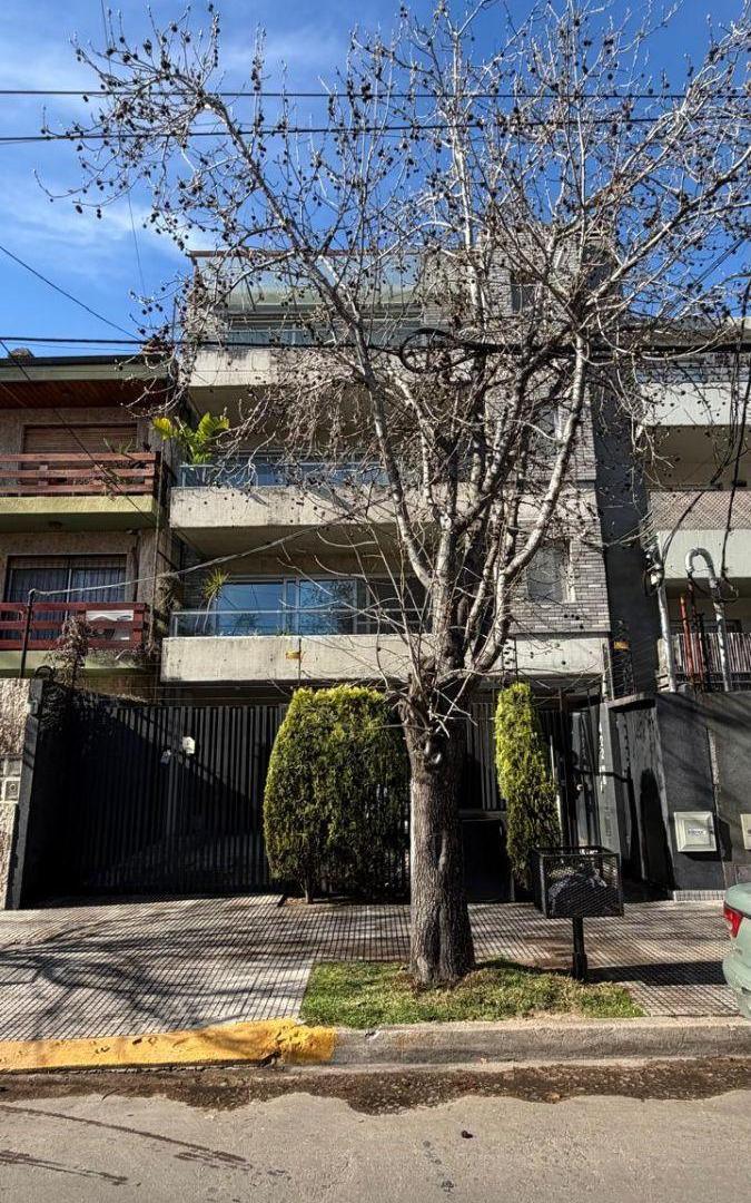 Foto de Excelente departamento 3 amb con Balcón y Cochera, imagen 2