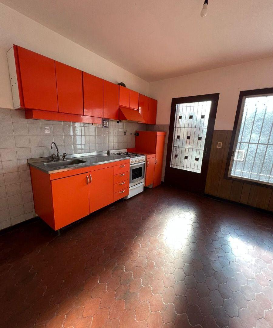 Foto de DUPLEX DE 3 AMBIENTES CON PATIO EN VILLA ADELINA, imagen 2