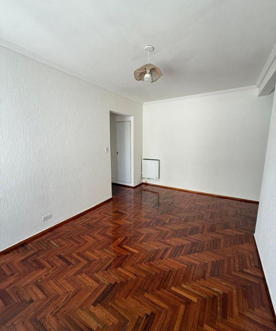 Foto de EXCELENTE DEPARTAMENTO DE 2 AMBIENTES A DOS CUADRAS DE AV MAIPU, imagen 5