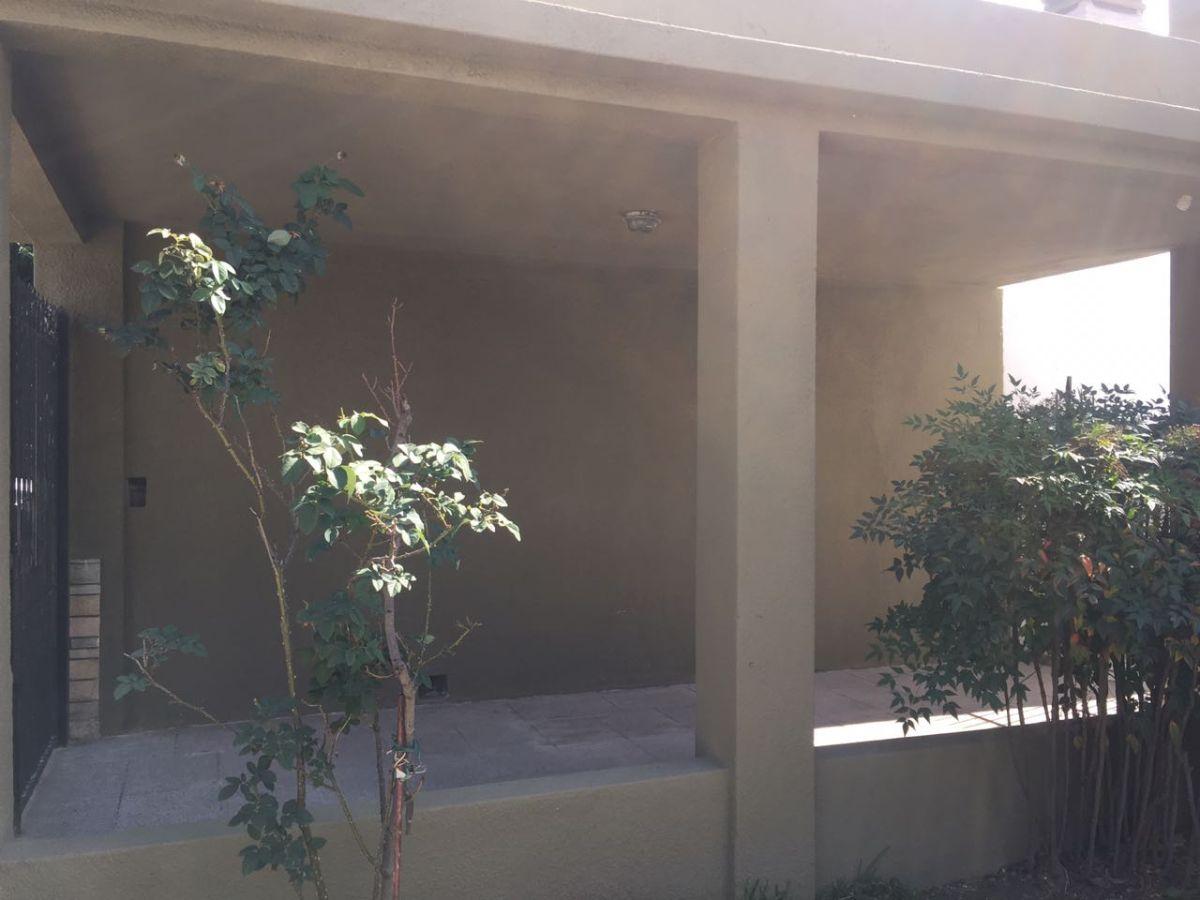 Foto de CASA DE 3 AMBIENTES CON PILETA EN MUNRO, imagen 2