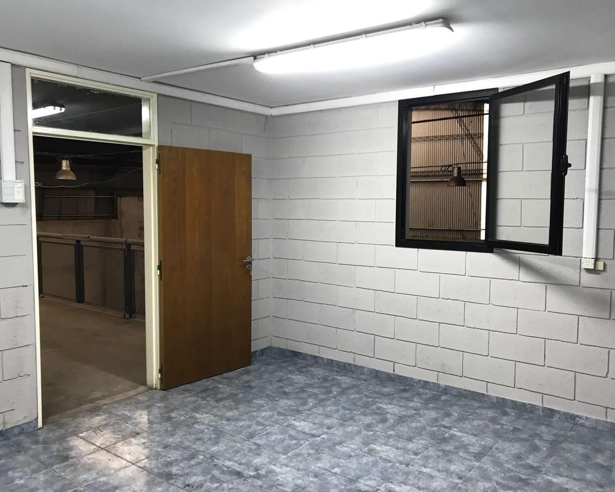 Galpón. | Necochea Al 1400 3