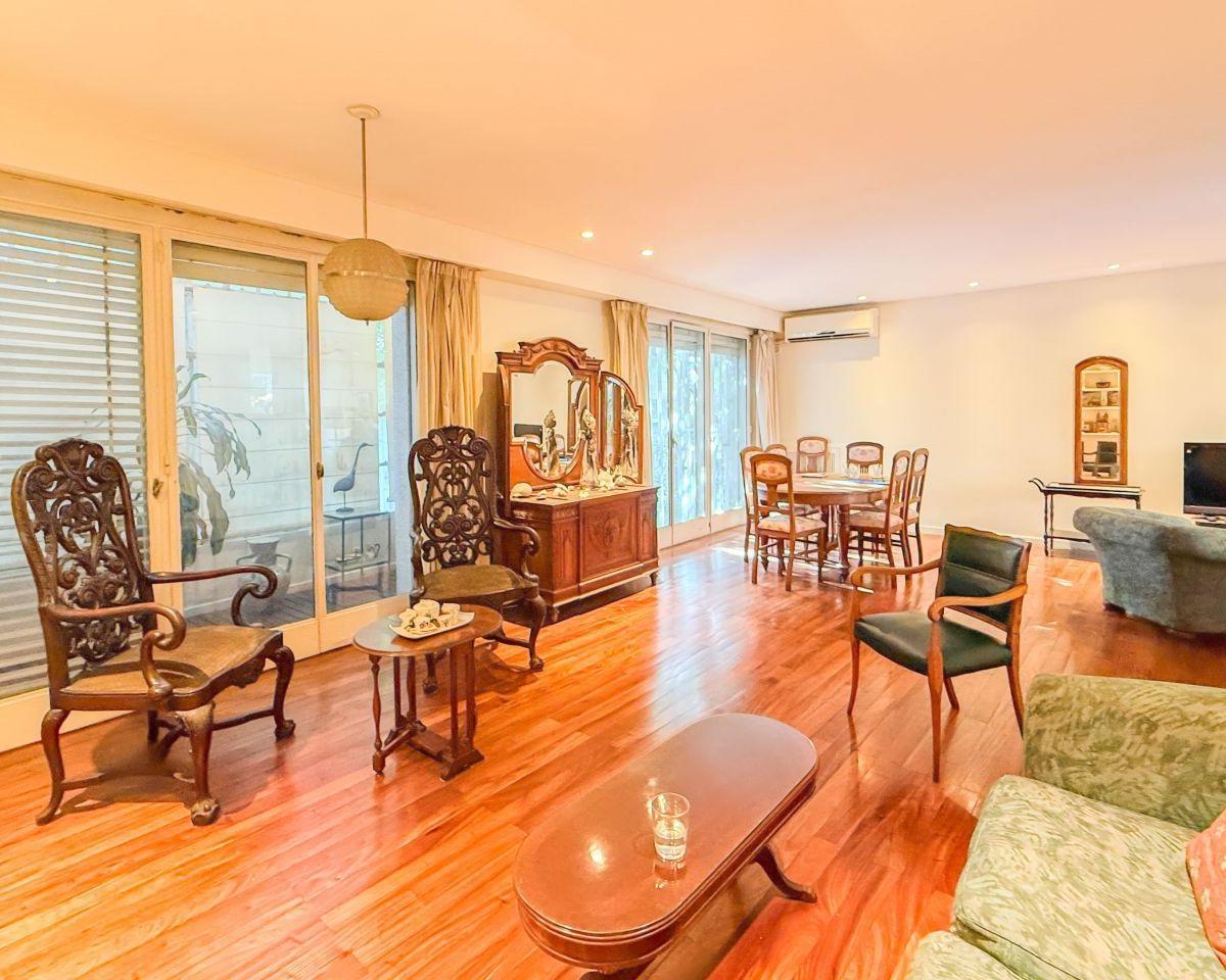 Imponente Casa en Venta 7 Ambientes Estilo Racionalista 3