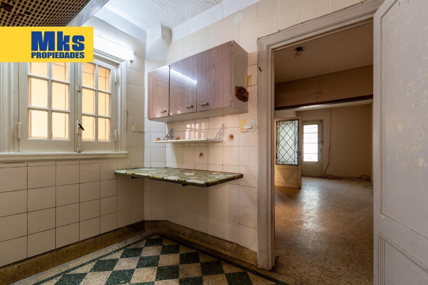 Foto de Venta. Casa sobre lote propio. Piscina y terraza. 5 dormitorios., imagen 2