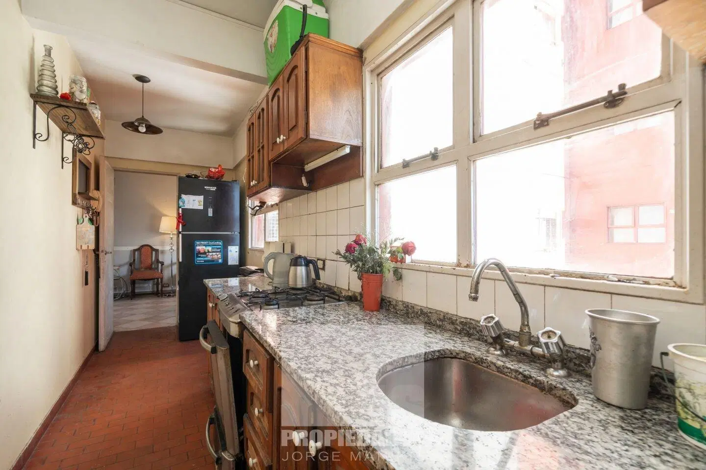 Departamento en venta. 4 ambientes con cochera. La Boca 8