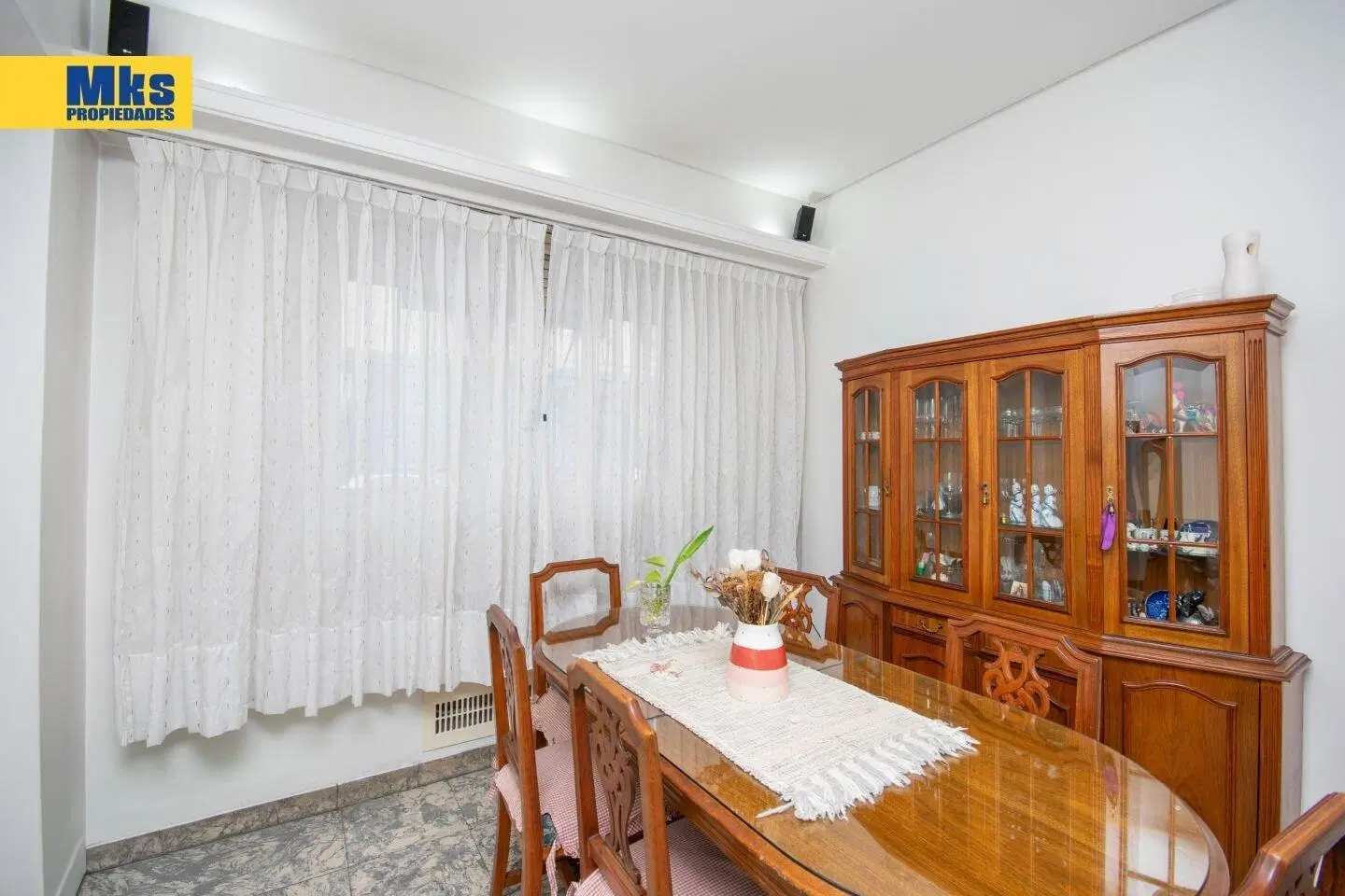Departamento en venta. 3 ambientes con dependencia. Planta baja al frente. Ideal movilidad reducida. 2