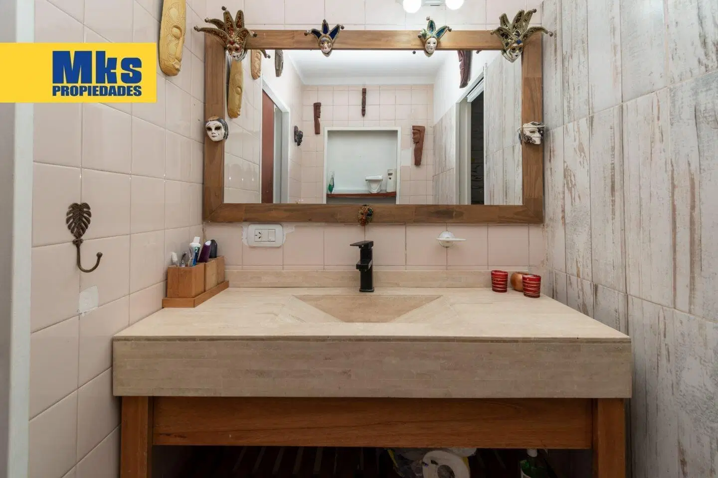 Apto Financiación. Venta. Ph. 3 Dormitorios. Terraza y Balcon. Barracas. 5