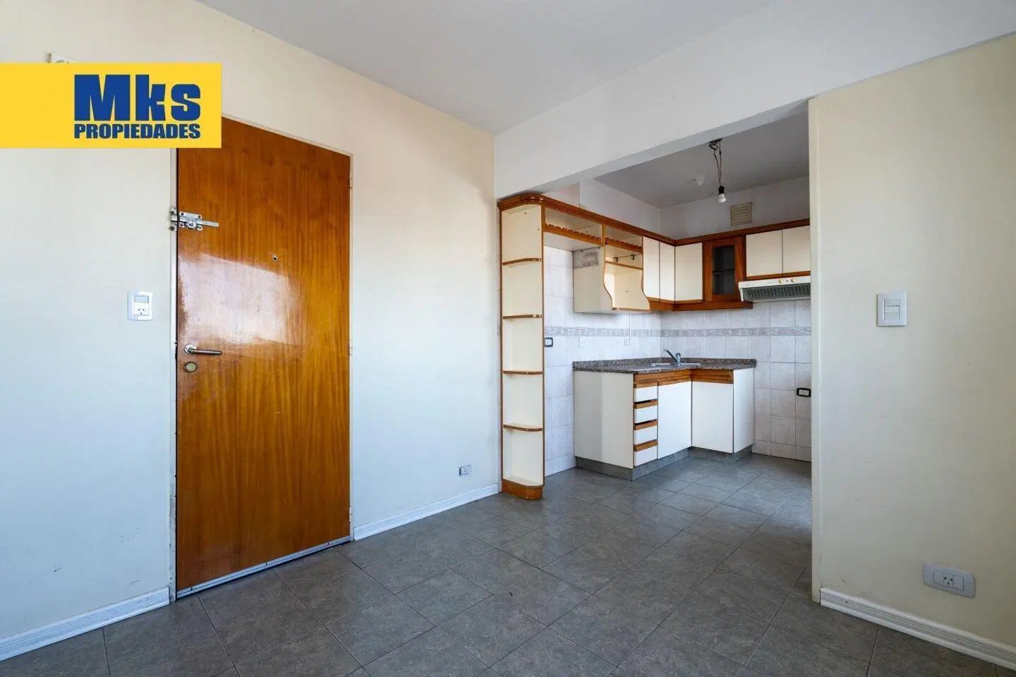 Departamento en venta de cuatro ambientes. Semipiso. Luminoso. Vista al río. 5