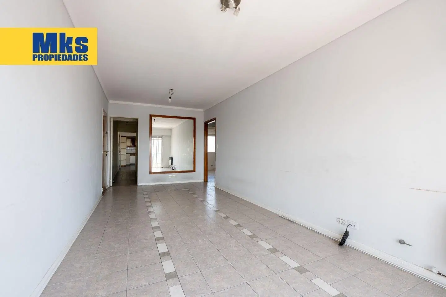 Departamento en venta de cuatro ambientes. Semipiso. Luminoso. Vista al río. 3